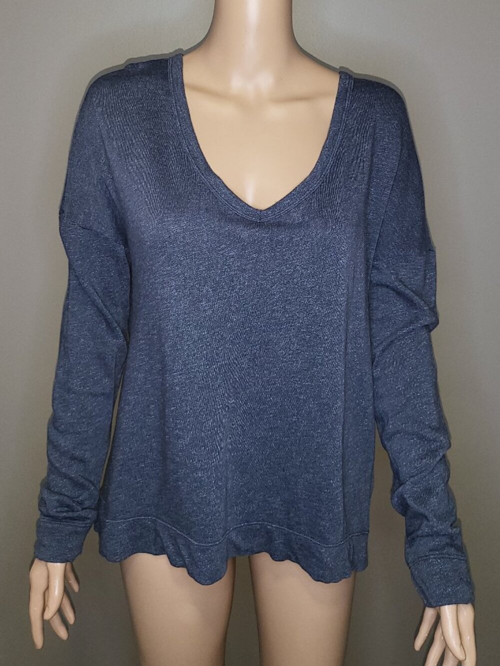 JAMES PERSE Standard Heather Blue Lightweight V-Neck Sweatshirt Top Size 4